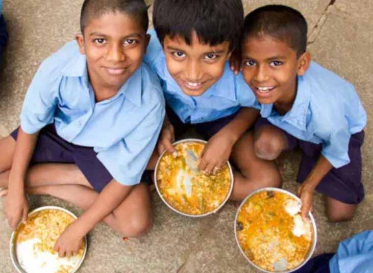 स्कूली बच्चों ने की पहल फूड बैंक के जरिए टिफिन नही लाने वाले बच्चों को देंगे भोजन