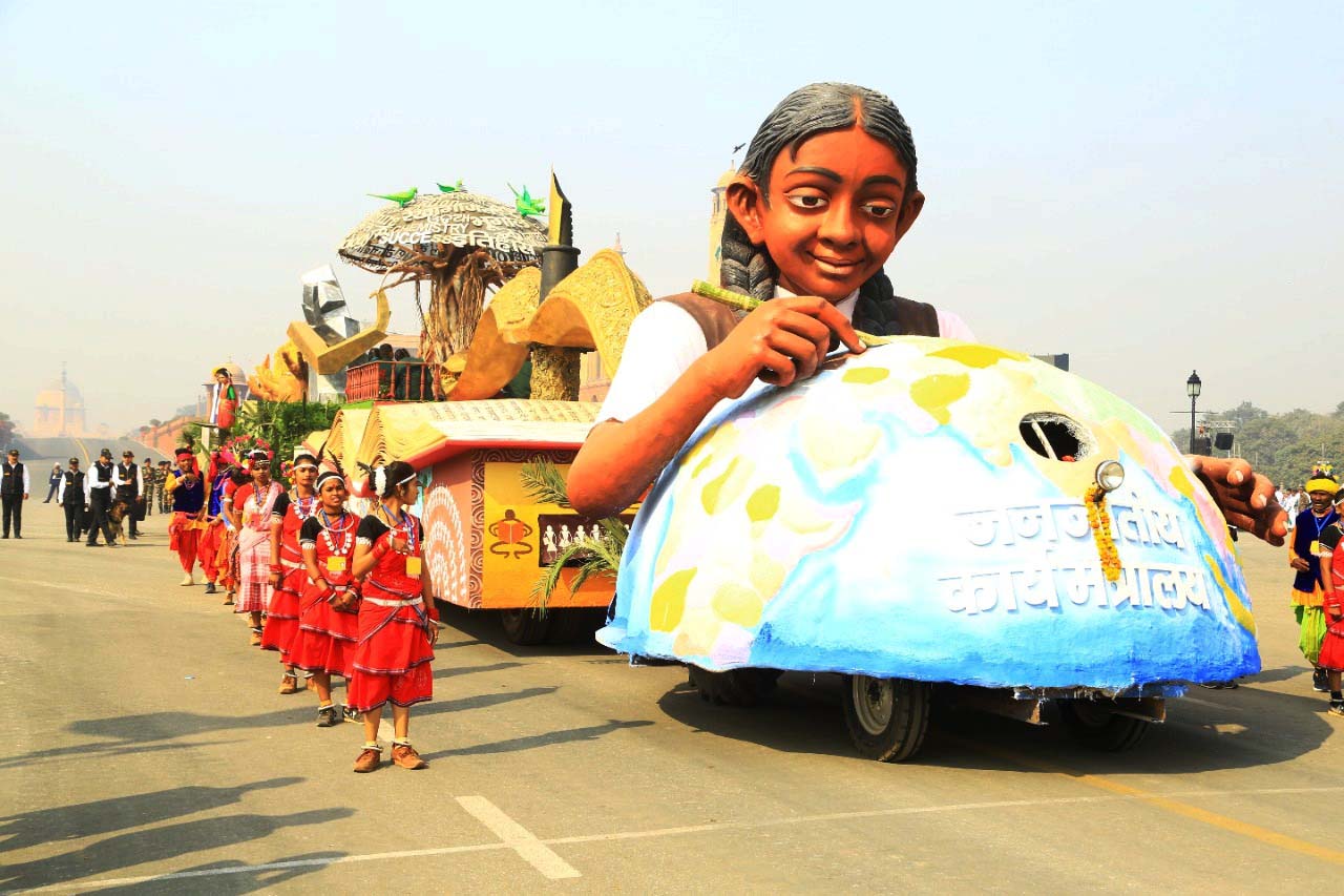 राष्ट्रीय गणतंत्र दिवस समारोह में रिखी की कला दिख रही राजपथ पर
