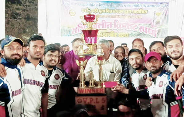 दशग्रीव टीम ने श्री शिवा को हराकर महापौर कप पर किया कब्जा