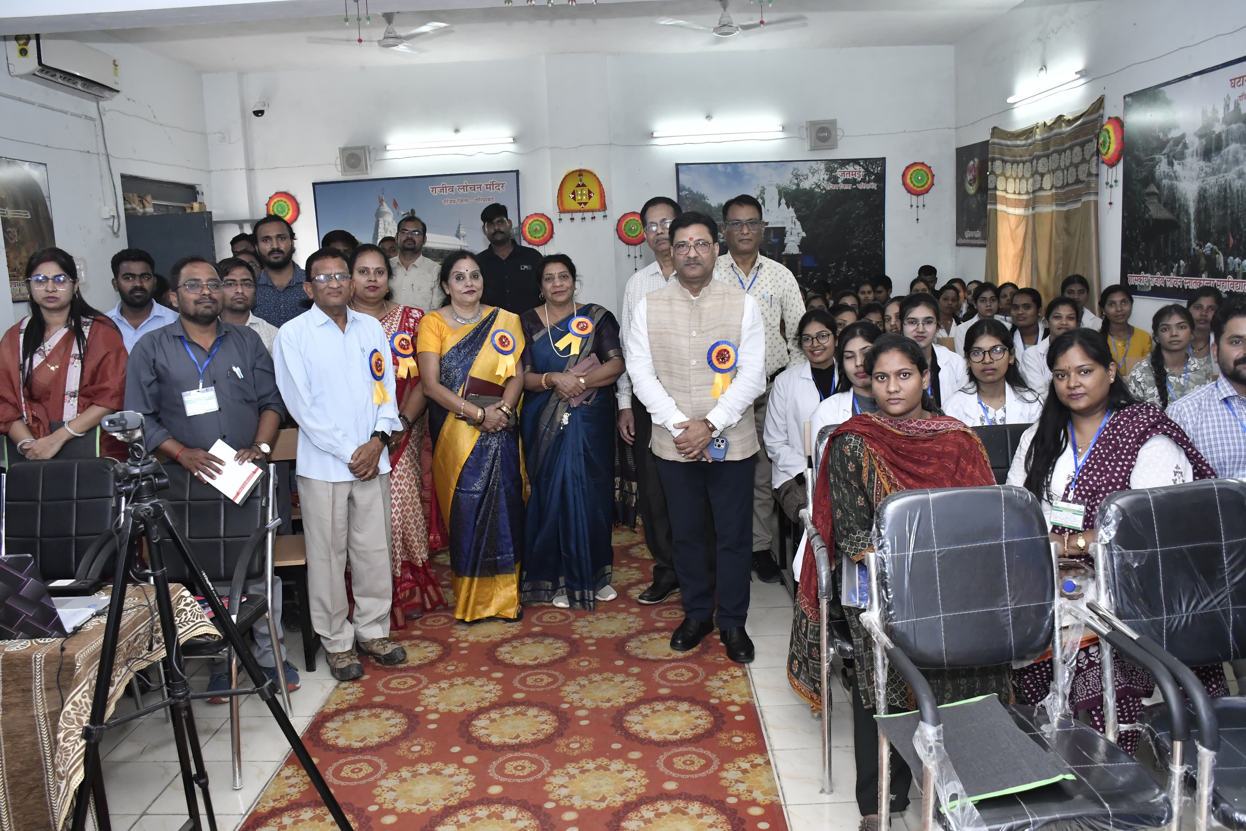 शासकीय राजीव लोचन महाविद्यालय राजिम में तीन दिवसीय सतत विकास के लिए पर्यावरण प्रबंधन विषय पर राष्ट्रीय सेमिनार हुआ प्रारंभ