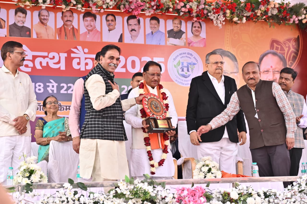 मेगा हेल्थ कैंप में पहले ही दिन उमड़ा मरीजों का सैलाब, 2200 शुगर और 2500 बीपी मरीजों की जांच