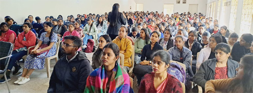 बदलते डिजिटल युग में एआई की समझ वाणिज्य की छात्राओं के लिए अत्यंत आवश्यक - डॉ. संध्या