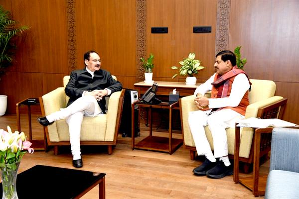 केन्द्रीय स्वास्थ्य मंत्री से एमपी सीएम की सौजन्य मुलाकात