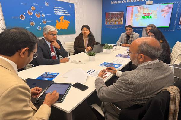 श्रीलंकाई उद्योग समूह जॉन कील्स के साथ निवेश अवसरों पर हुई चर्चा 