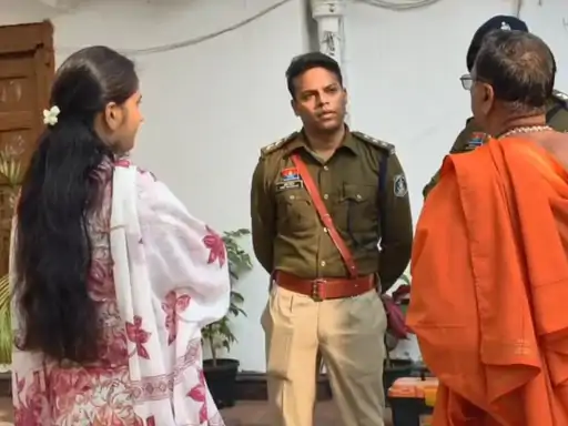 जगदलपुर के मां दंतेश्वरी मंदिर में चोरी,सोने-चांदी के आभूषण चुराए; जांच जारी