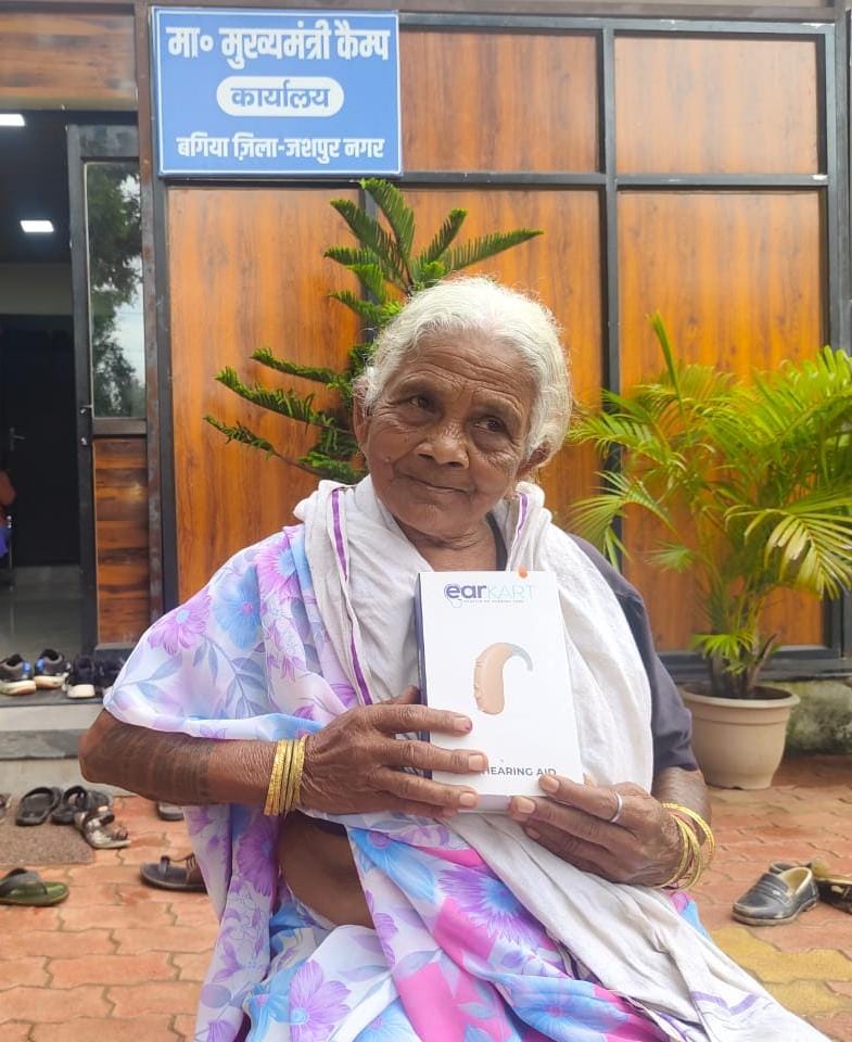 90 वर्षीय चाका बाई पुन: सुन सकती है जीवन की मधुर ध्वनि