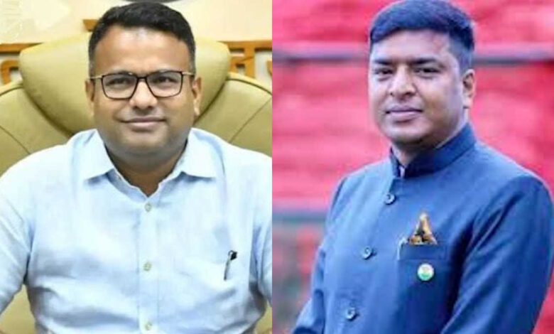 दो आईएएस अधिकारियों के बदले प्रभार 