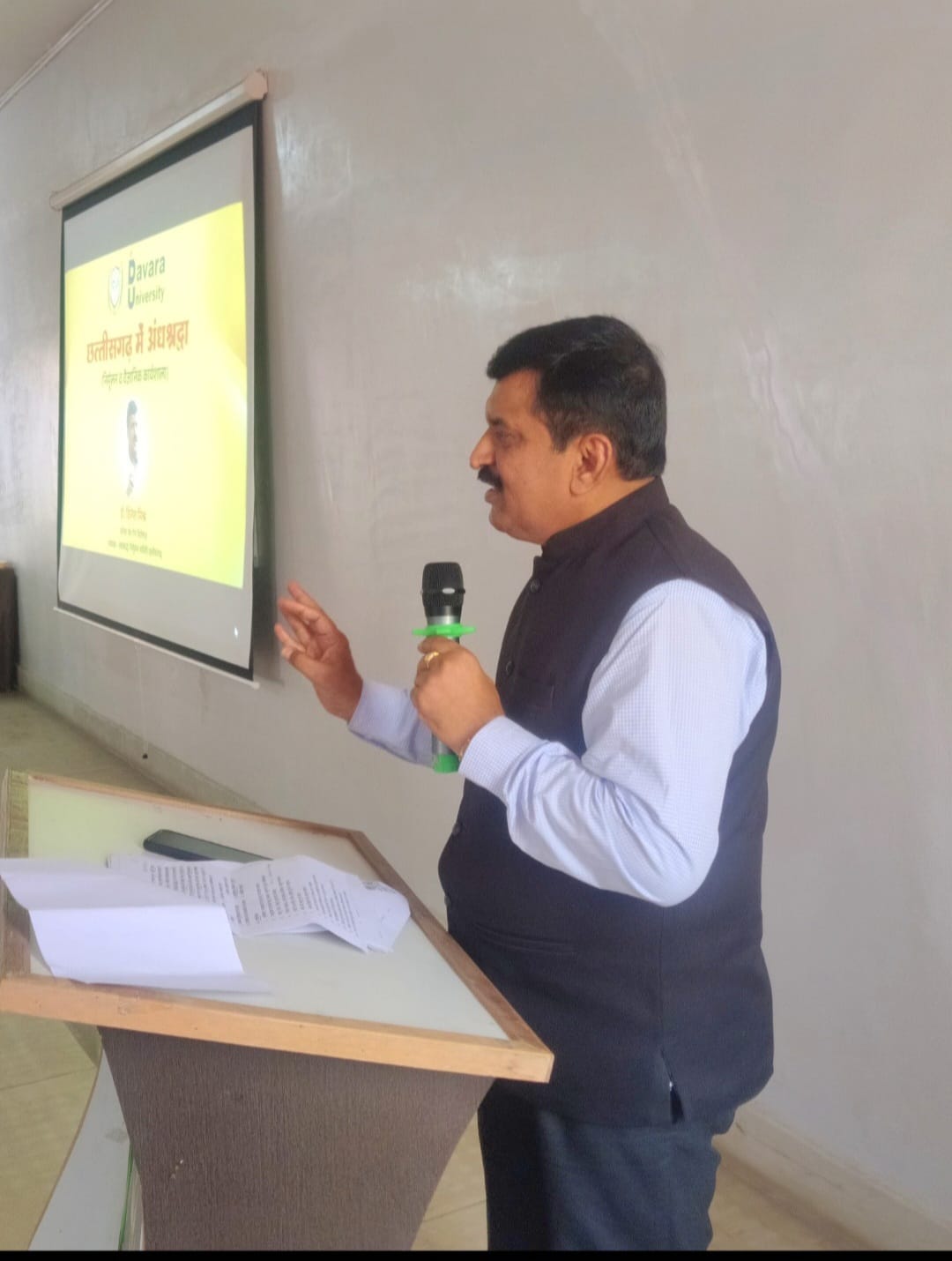 वैज्ञानिक दृष्टिकोण अपनाएं, अन्धविश्वास दूर भगाएं - डॉ दिनेश मिश्र