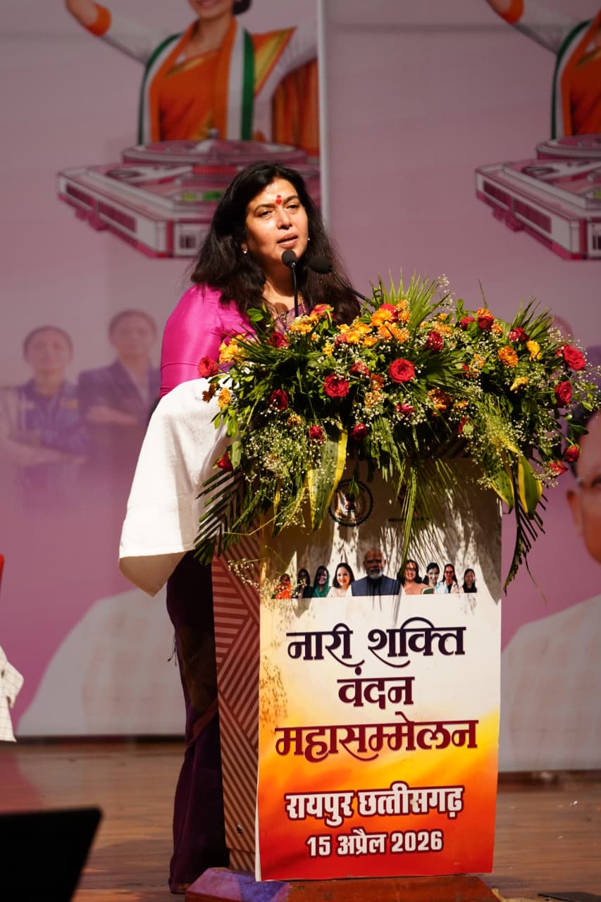 नारी शक्ति महासम्मेलन सम्पन्न में सीएम साय बोले नरेंद्र मोदी ने 12 वर्षों में महिलाओं का सम्मान बढ़ाने का किया है काम 