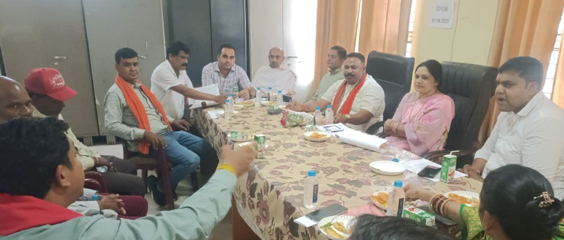 गायत्री ने ली स्वास्थ विभाग की बैठक, बारिश में किसी भी वार्ड में ना हो जल भराव की समस्या