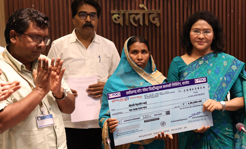 विद्युत दुर्घटना में मृत व्यक्तियों के परिजनों को 4-4 लाख की आर्थिक सहायता राशि प्रदान