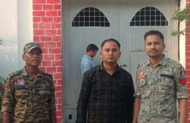 बस में उल्टी की सफाई व मारपीट करने वाला कंडक्टर गिरफ्तार 