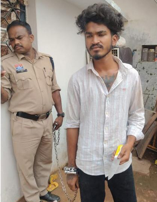 चाकू लहराकर दहशत फैलाने वाला आरोपी गिरफ्तार