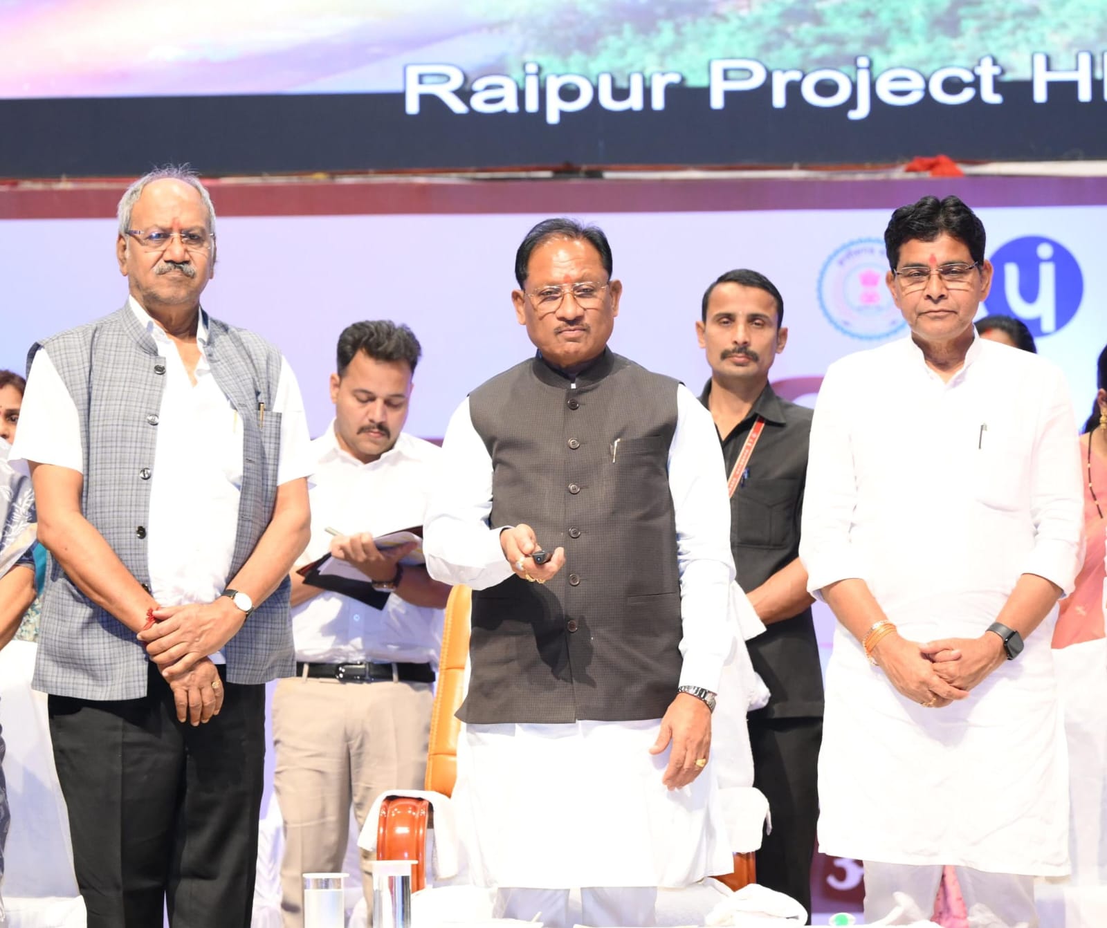 पंचायती राज संस्थाओं को सशक्त बनाकर विकसित भारत की नींव को मजबूत कर रही है हमारी सरकार : सीएम साय