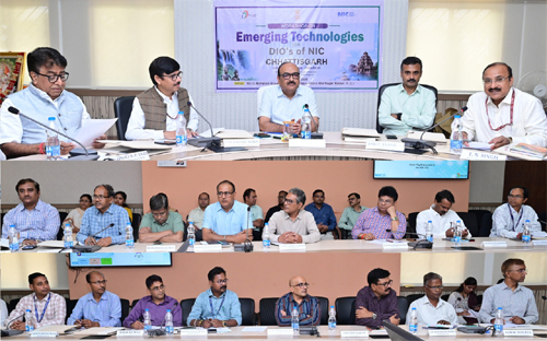 आम जनता को शासन की फ्लैगशिप योजनाओं का लाभ दिलाने के लिए सूचना प्रौद्योगिकी का अधिकतम इस्तेमाल करें : मुख्य सचिव विकासशील