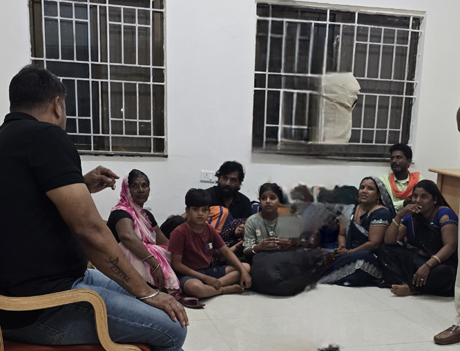 बच्चा चोरी की अफवाह, लोहंडीगुड़ा में बवाल, ग्रामीणों ने फेरीवालों को पीटा