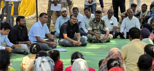 पुसगुड़ा में दिखी सुशासन की सच्ची तस्वीर, महुआ पेड़ के नीचे लगी जनचौपाल