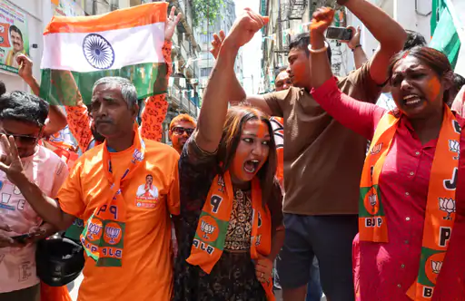 बंगाल से दीदी की विदाई,भगवा लहराया