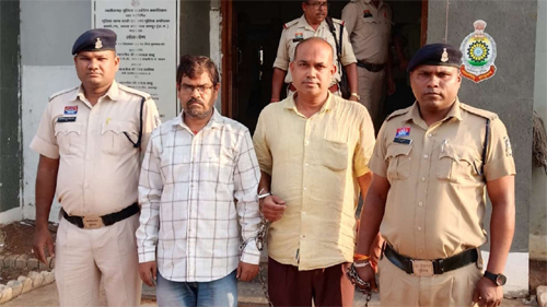 सरकारी नौकरी के नाम पर 34 लोगों को फर्जी नियुक्ति पत्र थमाकर 1.5 करोड़ की ठगी, शिक्षक व क्लर्क गिरफ्तार