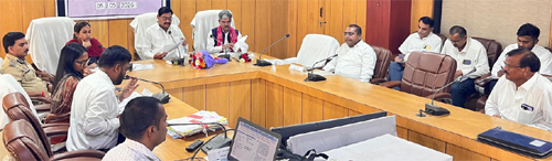 खाद्य मंत्री ने की जिला डीएमएफ शासी परिषद की समीक्षा, गुणवत्ता से समझौता नहीं करने दी सख्त हिदायत