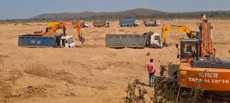रेत तस्करों के हौसले बुलंद, एनीकट का पानी बहाकर नदी में बनाया अवैध रास्ता व करोड़ों की लागत से बना एनीकट सूखा संबंधी खबरें तथ्यात्मक रूप से भ्रामक : खनिज विभाग
