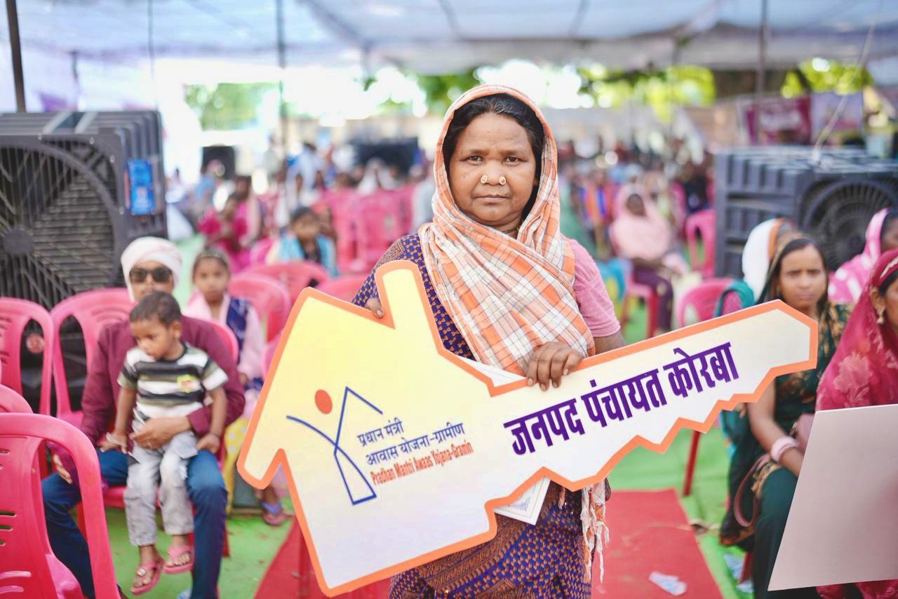 वर्षों का इंतजार खत्म, विमला बाई को मिला पक्का मकान