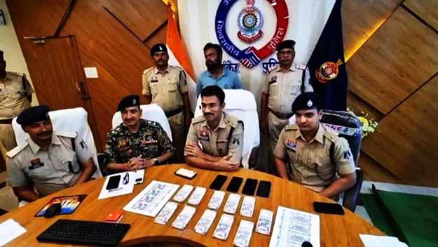 साढ़े 6 लाख के 500-500 रुपये नकली नोट के साथ एक गिरफ्तार 