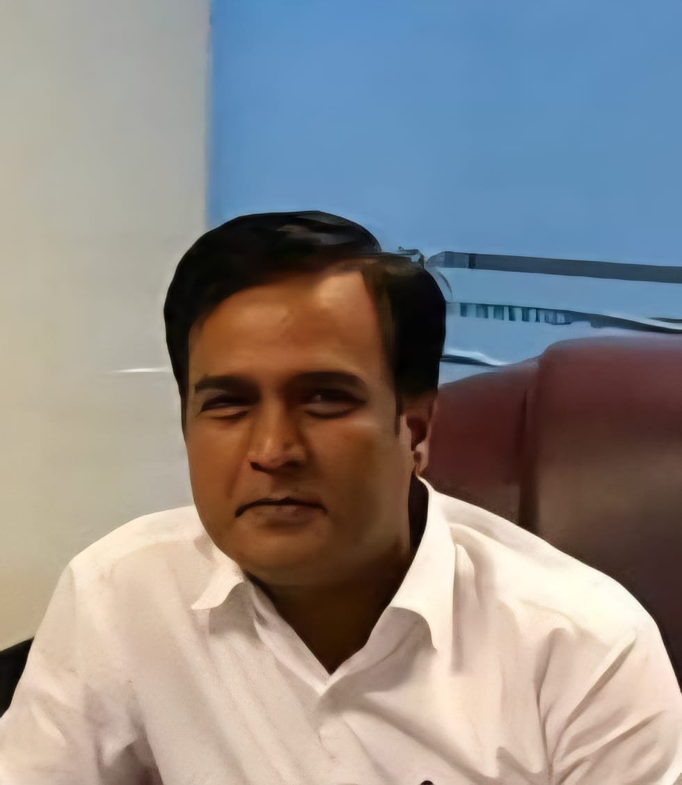 जहां-जहां कांग्रेस की सरकार होती है, वहां वहां कांग्रेसी फेंके सिक्के बीनने पहुंच जाते हैं - नलिनीश