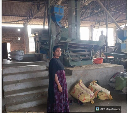 संघर्ष से आत्मनिर्भरता तक उषा बनीं ग्रामीण महिलाओं के लिए प्रेरणा, सुदूर आदिवासी गांव में दे रही हैं रोजगार और सुविधाएं