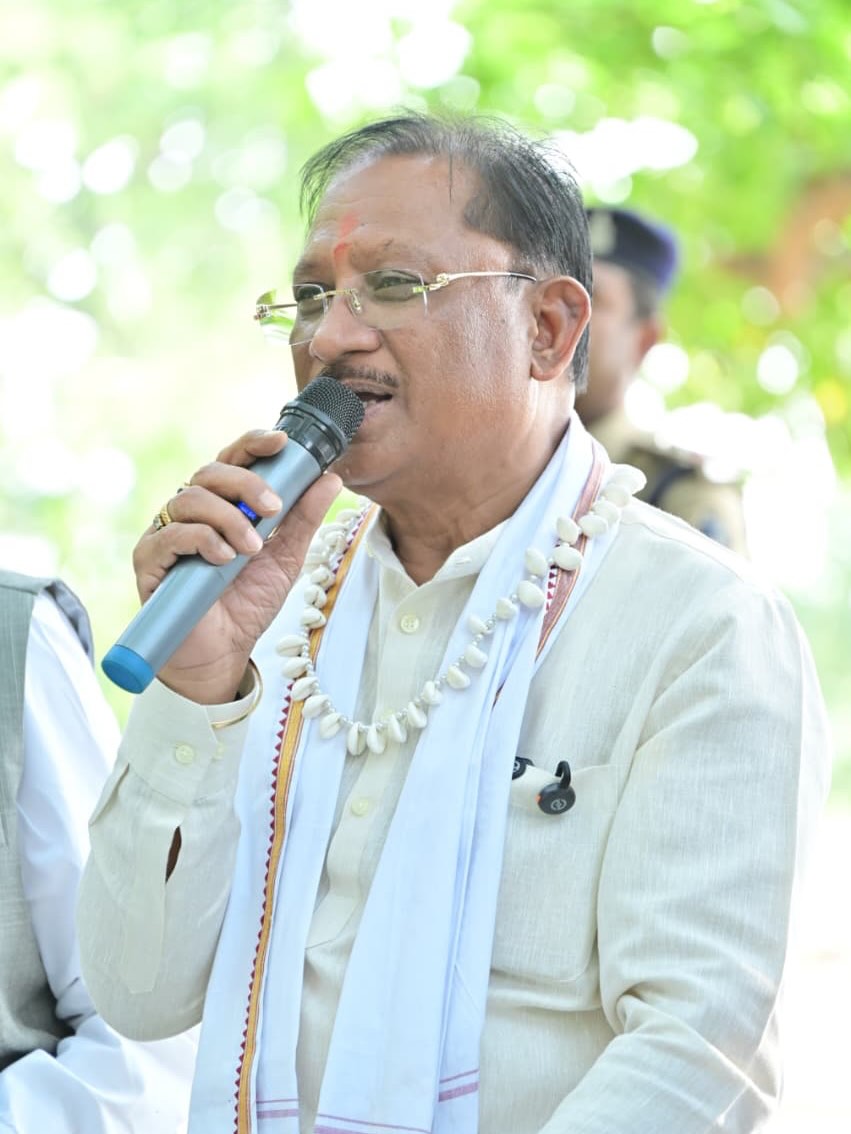 ग्राम कुशहा की चौपाल में मुख्यमंत्री विष्णु देव साय ने सुनी ग्रामीणों की समस्याएं