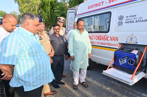 कानून व्यवस्था को तकनीक से सशक्त बनाने की अभिनव पहल - मंत्री अग्रवाल ने अत्याधुनिक मोबाइल फॉरेंसिक वैन को दिखाई हरी झंडी