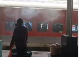 भीषण गर्मी में यात्रियों को राहत पहुंचाने हेतु दक्षिण पूर्व मध्य रेलवे की विशेष पहल