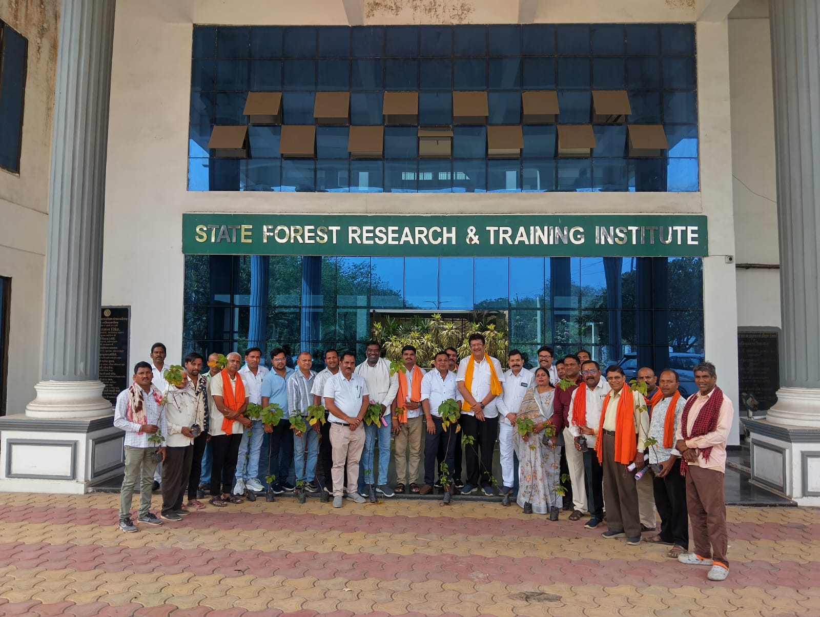 छत्तीसगढ़  विश्व  की हर्बल राजधानी बनने की दिशा में निरंतर अग्रसर है- अंजय शुक्ला