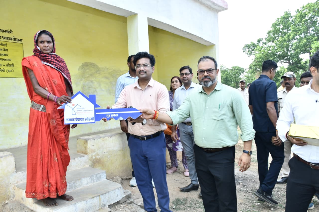 पीएम जनमन योजना से जनजातीय परिवार को मिला पक्के घर का सपना
