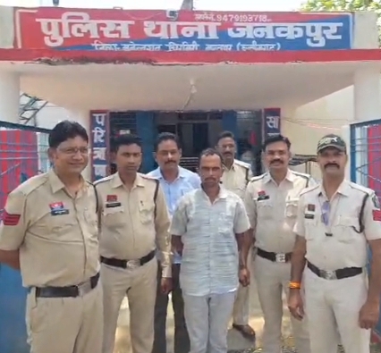 टीवीएस पावर एक्सल में गांजा तस्करी करते आरोपी गिरफ्तार, 6 लाख से ज्यादा का गांजा बरामद