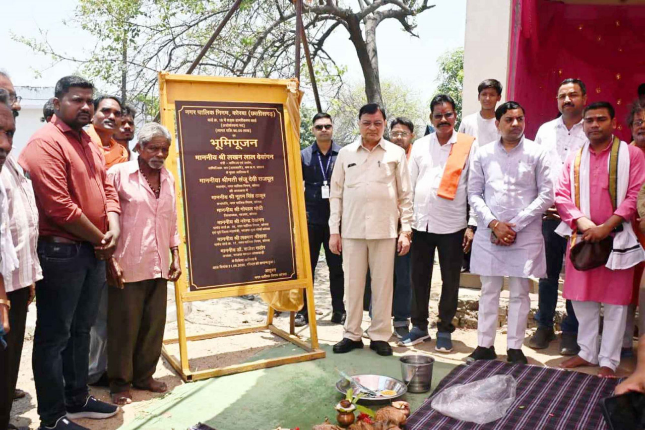 स्लम बाहुल्य वार्ड स्थित जोगियाडेरा पीपरापारा बस्ती में होगें 90 लाख से सड़क डामरीकरण कार्य
