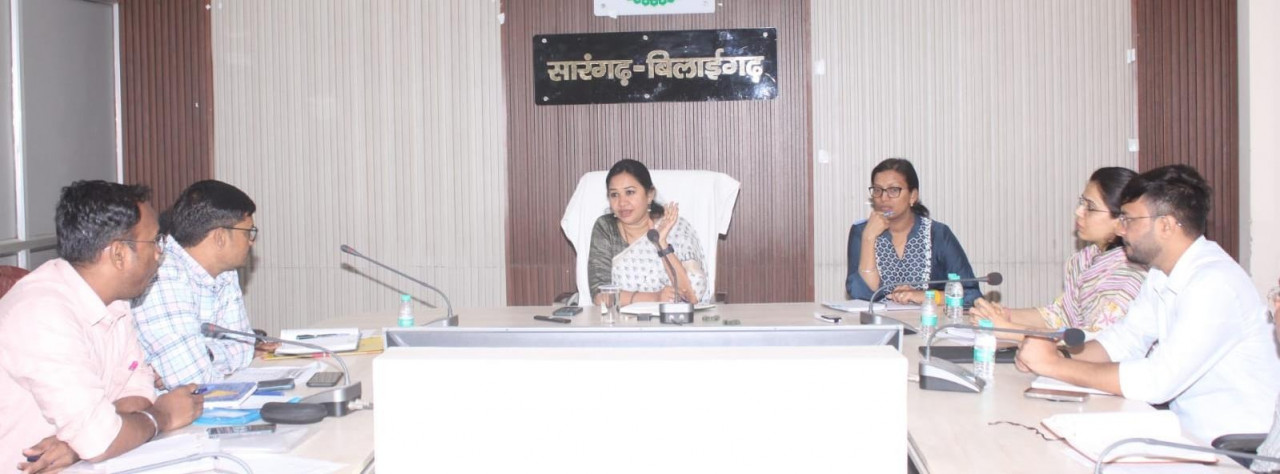 महतारी वंदन योजना की लंबित राशि और ई-केवाईसी पर कलेक्टर ने मांगी सप्ताहभर में रिपोर्ट