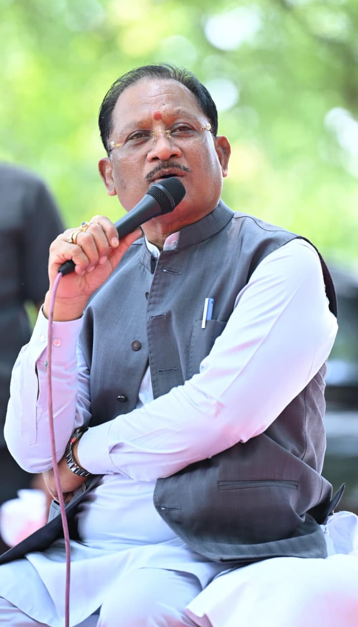 सुशासन तिहार में मुख्यमंत्री साय पहुंचे बीजापुर के सुदूर गांव कोण्डापल्ली: चौपाल में सुनीं ग्रामीणों की समस्याएं