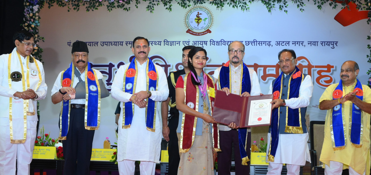 नई पीढ़ी को डिजिटल एडिक्शन और पॉपकॉर्न स्टेटस से बाहर निकलने की आवश्यकता है - डेका