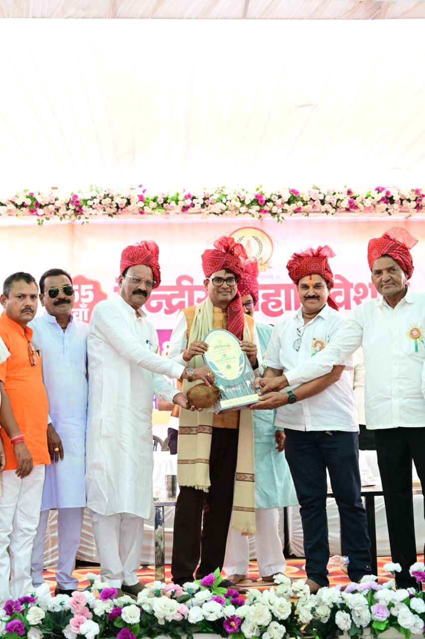 वित्त मंत्री चौधरी ग्राम छाती में चंद्रनाहू (चंद्राकर) कुर्मी-क्षत्रिय समाज के कार्यक्रम में हुए शामिल