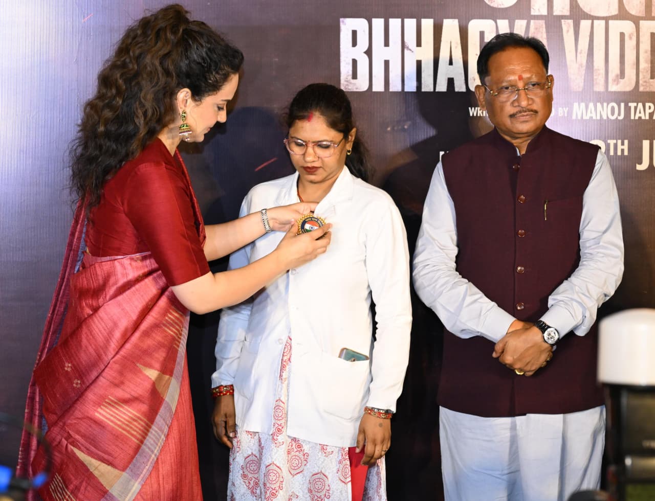 26/11 के अनसुने नायकों को सलाम : मुख्यमंत्री  साय ‘भारत भाग्य विधाता’ की प्री-लॉन्च स्क्रीनिंग में हुए शामिल