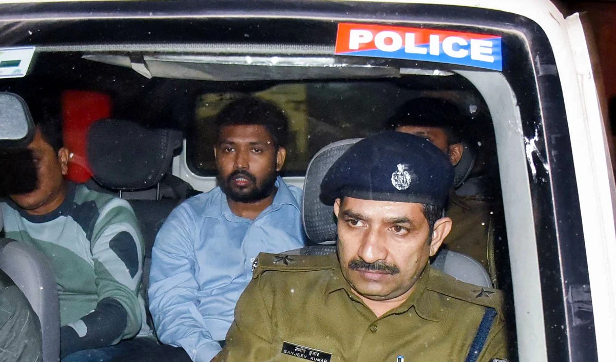 खान सर की गिरफ्तारी पर अंतरिम रोक 