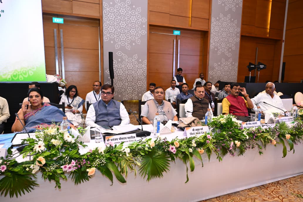 भारत-अमेरिका व्यापार संबंधों के मूल्यांकन पर संसदीय स्थायी समिति की रायपुर में बैठक आयोजित