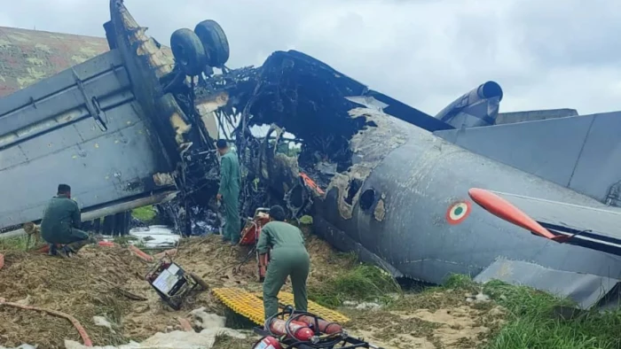 असम के जोरहाट में भारतीय वायुसेना का ट्रांसपोर्ट एयरक्राफ्ट क्रैश