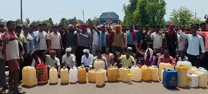 पेट्रोल-डीजल संकट से नाराज ग्राम भगदेवा के ग्रामीणों ने किया चक्काजाम