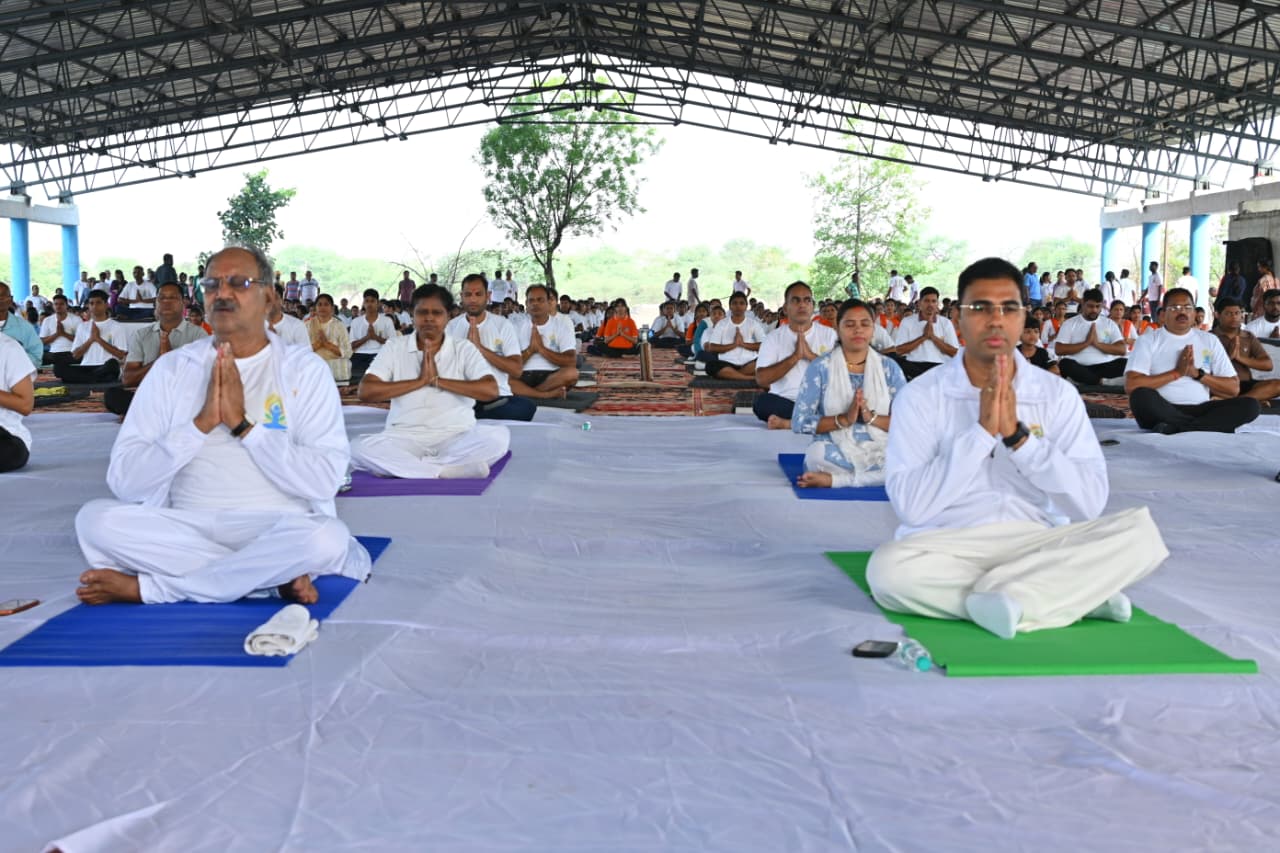 अंतर्राष्ट्रीय योग दिवस 2026 : योग शारीरिक और मानसिक स्वास्थ्य का सशक्त माध्यम-सांसद बृजमोहन अग्रवाल