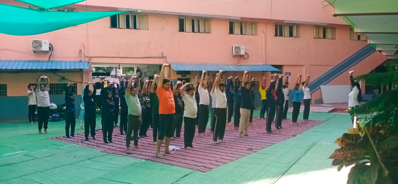 महंत कालेज में अंतर्राष्ट्रीय योग दिवस पर योग कार्यक्रम का आयोजन