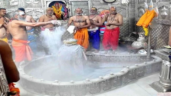 महाकाल भस्म आरती दर्शन अनुमति..एक व्यक्ति को तीन माह में एक बार ही मिलेगी 