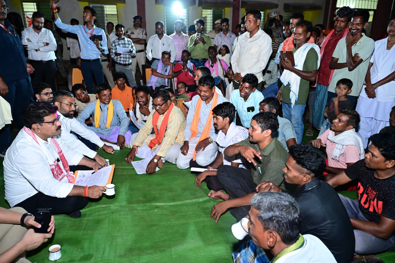 किसकोड़ो, जहां कभी लगती थी नक्सलियों की चौपाल, वहीं उप मुख्यमंत्री  शर्मा ने लगाई जनचौपाल