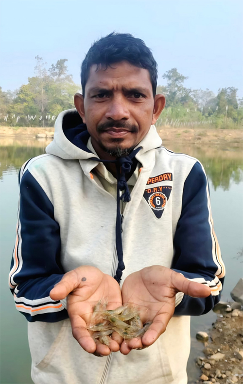 सरकारी योजना से बदली जिंदगी: मड़कम देवा ने झींगा पालन से लिखी सफलता की नई कहानी
